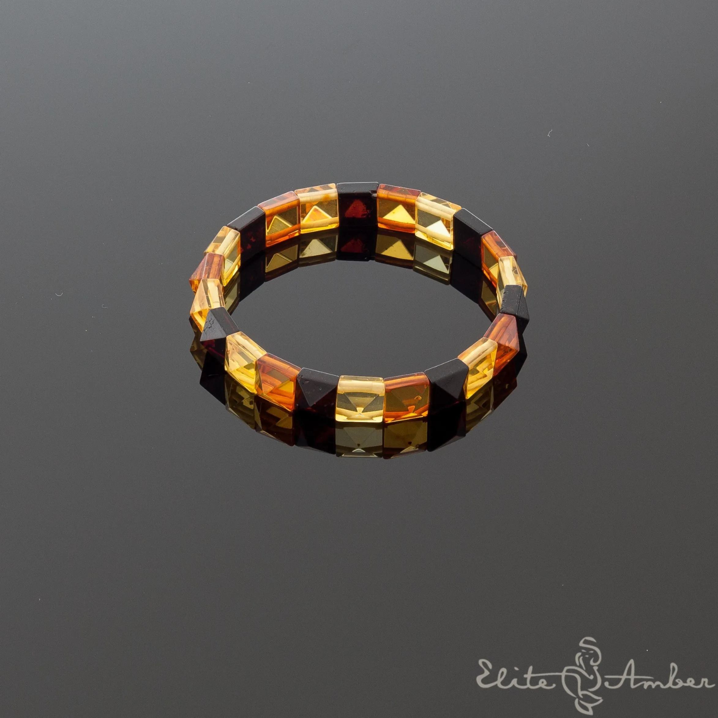 Amber bracelet "Princess pyramid"