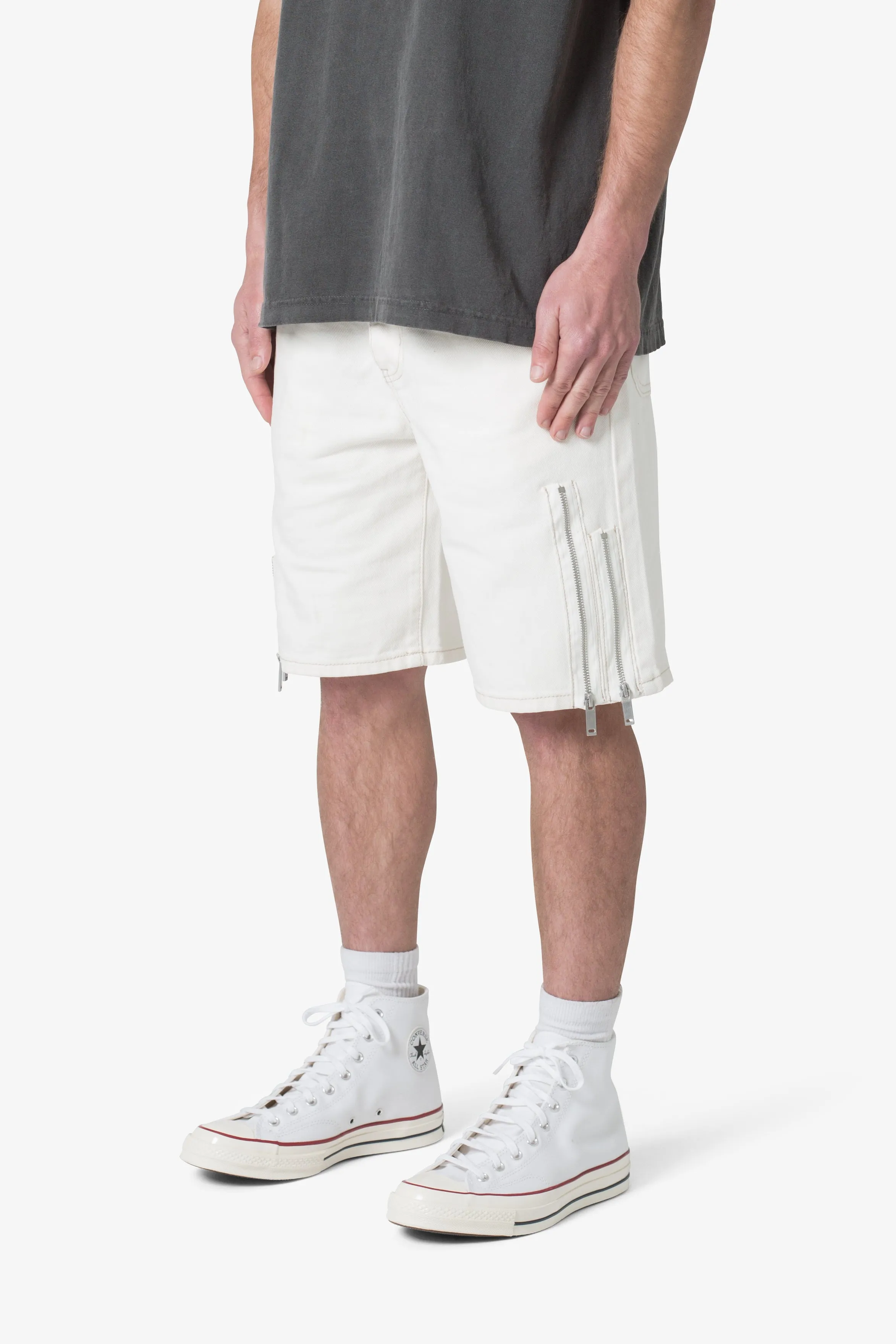 Elongated Zipper Denim Shorts - Off White