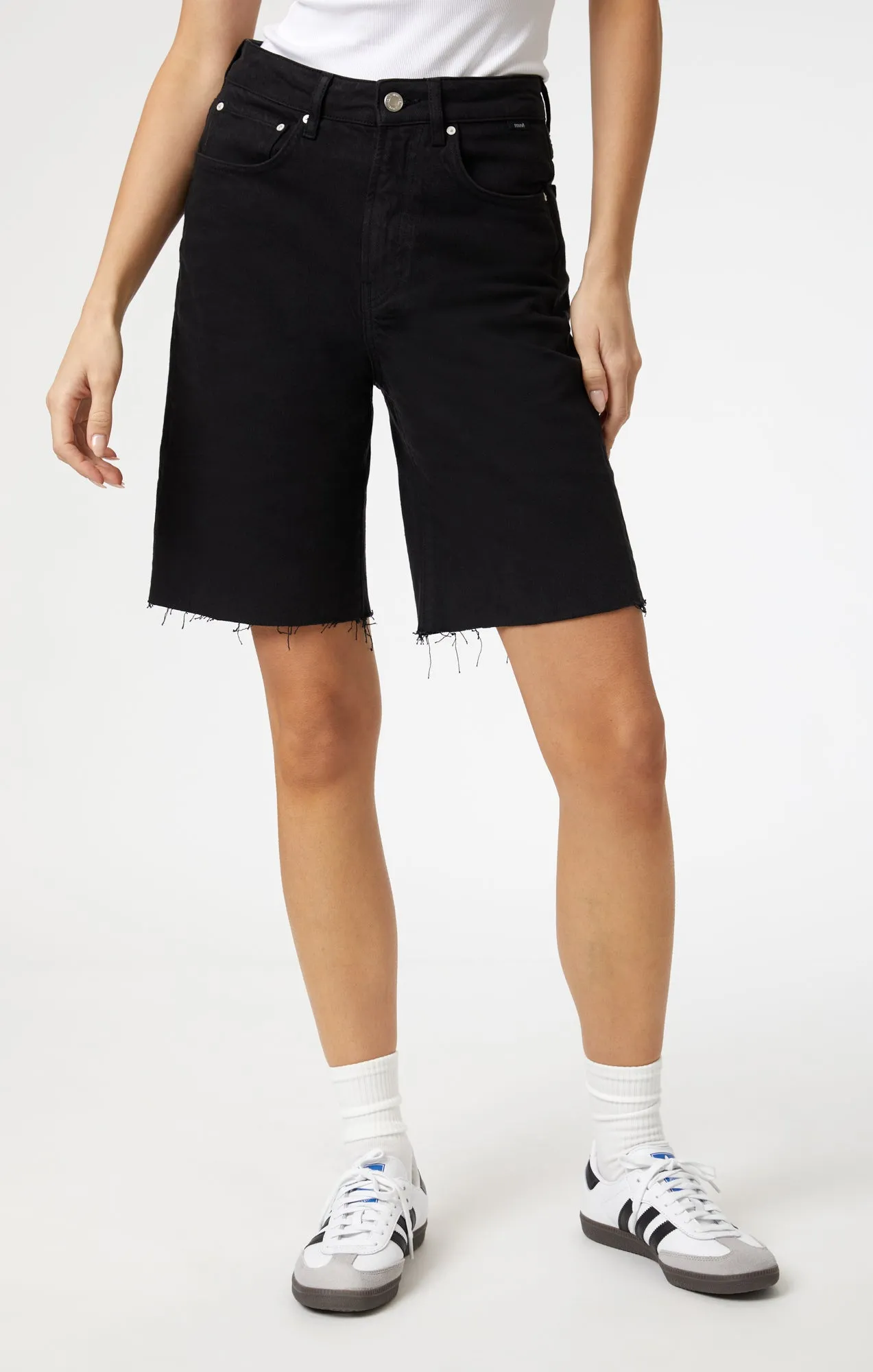 SELINA SHORTS IN BLACK DENIM