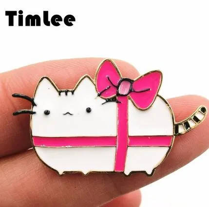 Timlee X204 Cartoon Alpaca Aloe Vera Vintage Magnetic tape Cute Cat Eye Planet Design Metal Brooch Pins Gift Wholesale